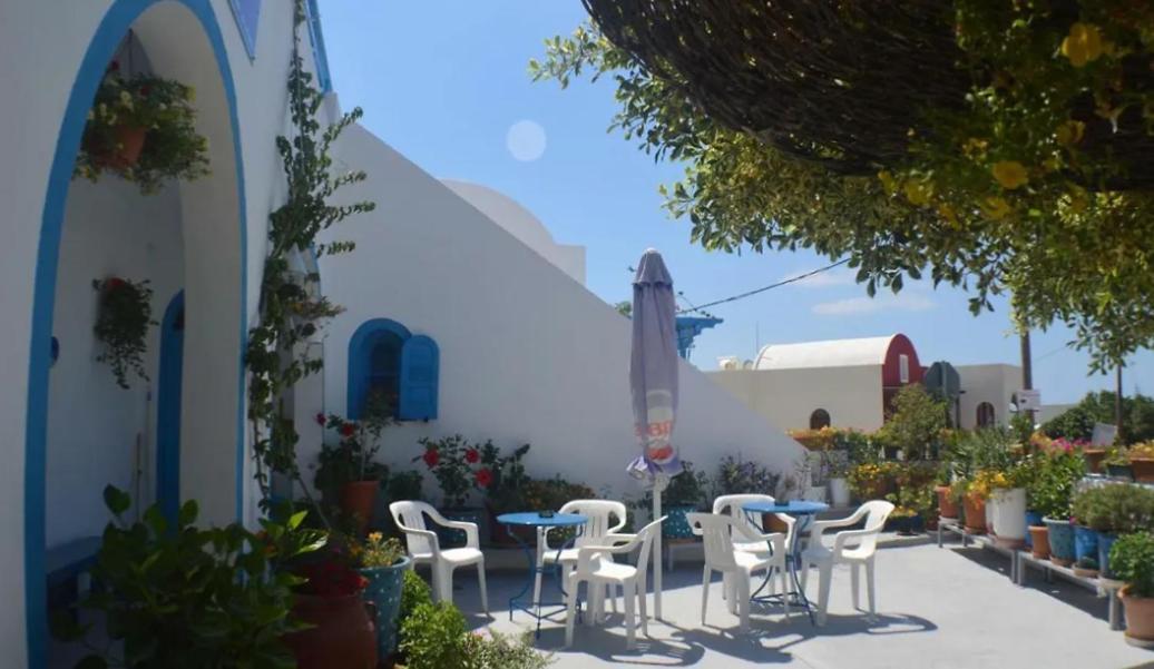 Santorini Seaside Retreat - Flora'S Summer Escape Perissa  Exterior foto